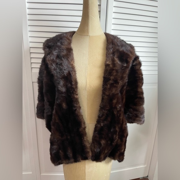 LLoyd’s fur Jackets & Blazers - Vintage LLoyd’s / Oleg Cassini Mink Fur Shawl Cape